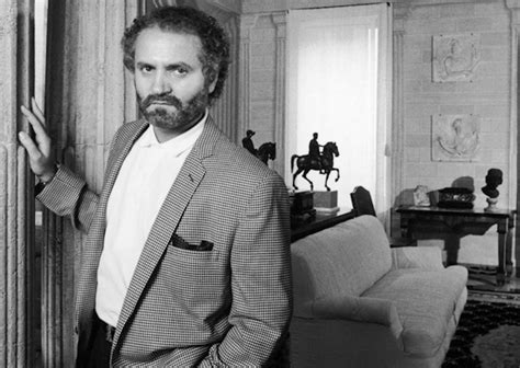 chi èl assasino di versace|Gianni Versace, come il re della moda fu ucciso da uno .